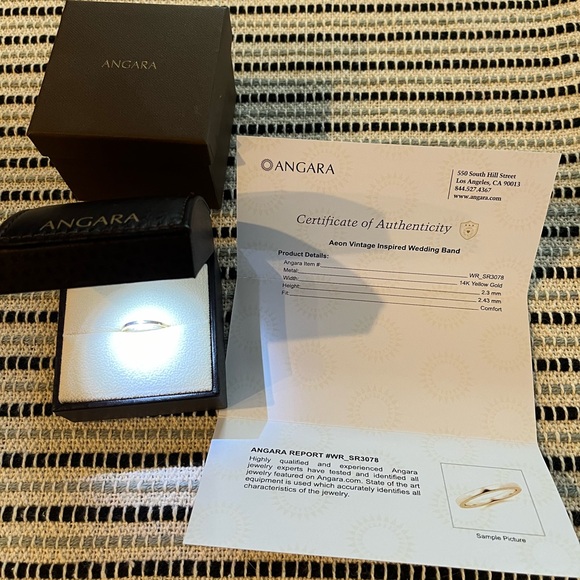 NIB Aeon Vintage Inspired Wedding Band 14k Gold - Picture 9 of 10